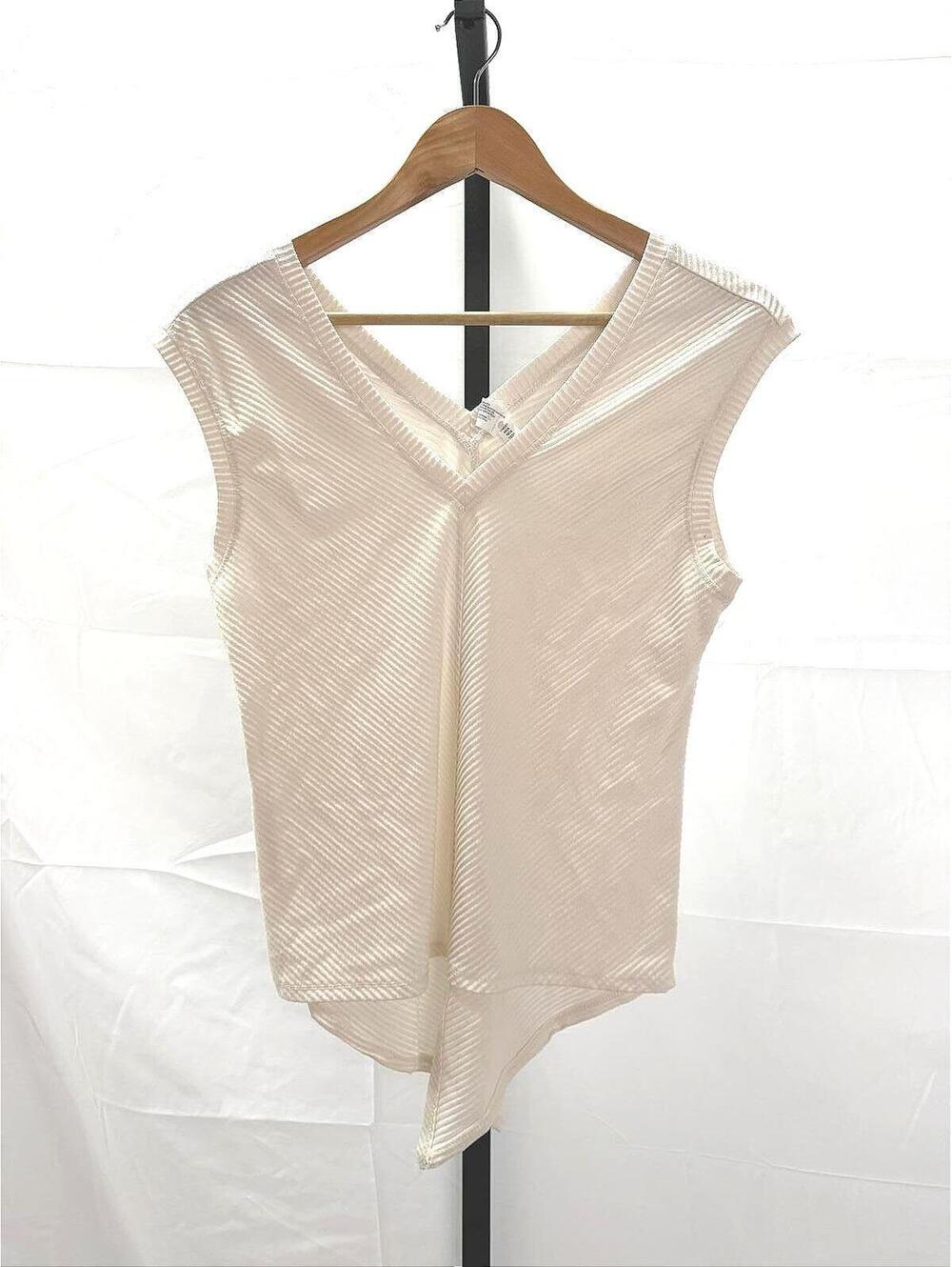 Yogalicious Medium Cream Sleeveless V-Neck Top with Asymmetric Hem